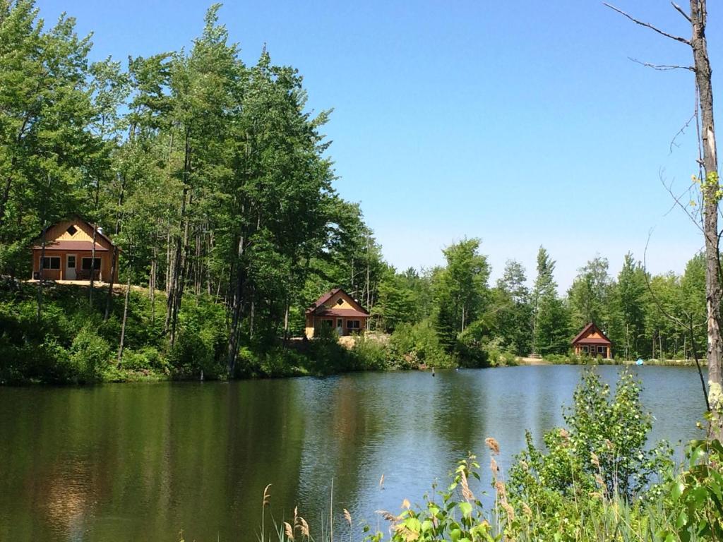 Paradis Sauvage Geronimo Saint-Etienne-de-Bolton 외부 사진